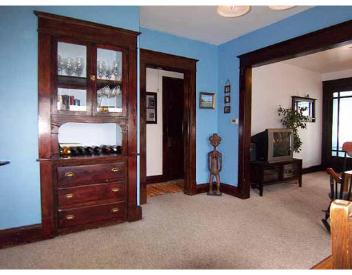 48 David Street Springfield, MA 01104 - Photo 10 of 21 a living room with furniture and a window