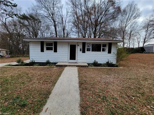 $119,900 | 214 Cedar Street, Eden, NC 27288