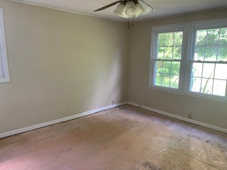 575 Templow Road Bethpage, TN 37022 - Photo 15 of 15 an empty room with a window