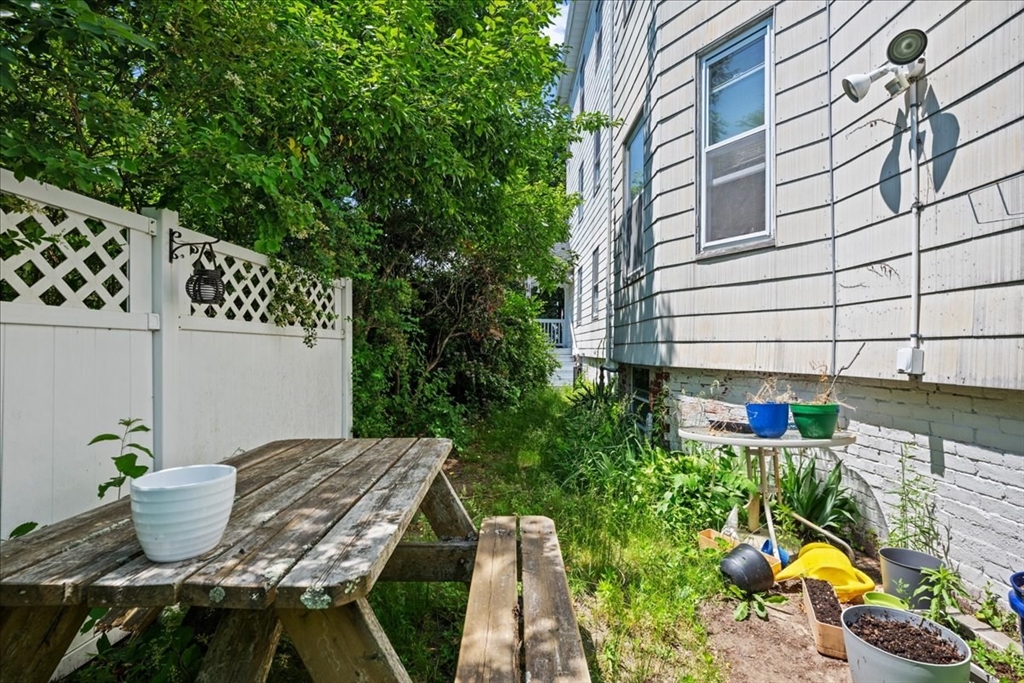 60 Esther Street Worcester, MA 01607 - Photo 27 of 38