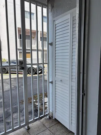 $2,100 | 2710 West 76th Street, Unit 101, Hialeah, FL 33016