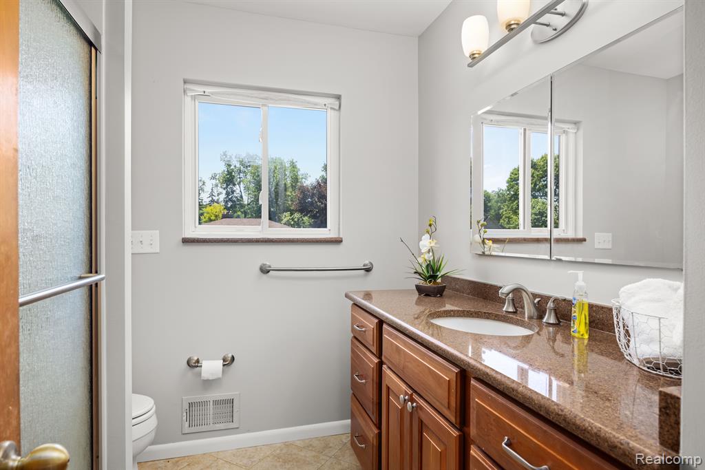 160 Montmorency Road Rochester Hills, MI 48307 - Photo 20 of 31