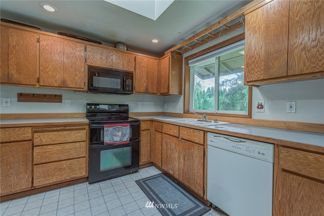 17801 Trombley Road Snohomish, WA 98290 - Photo 8 of 34