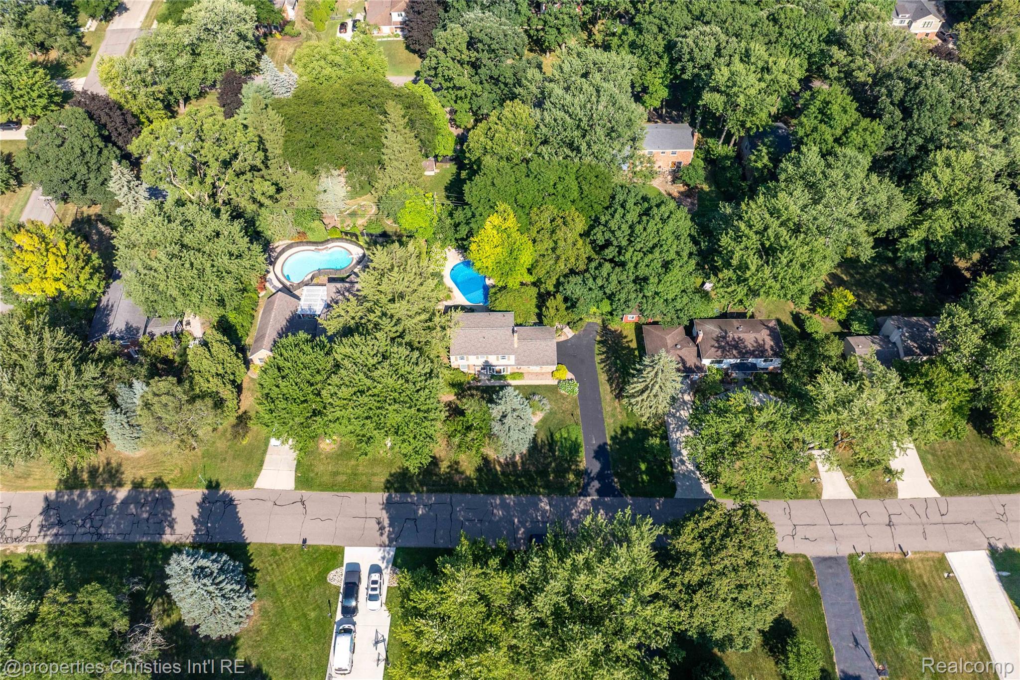3560 Beach Road Troy, MI 48084 - Photo 36 of 40 38.jpg