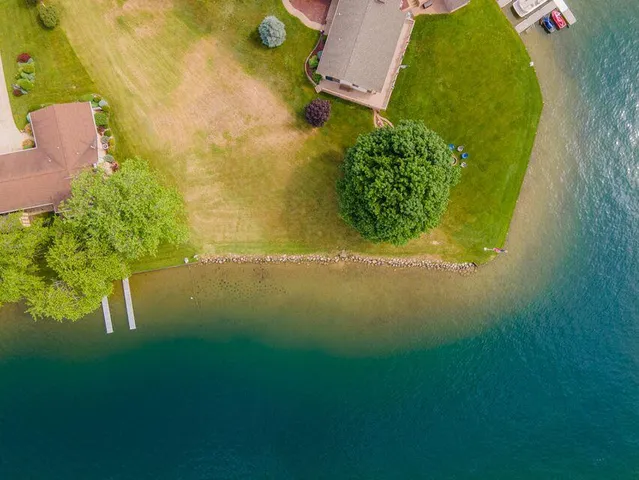 $299,900 | 11139 Oakwood Drive, Jerome, MI 49249