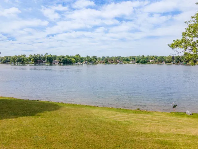 $299,900 | 11139 Oakwood Drive, Jerome, MI 49249