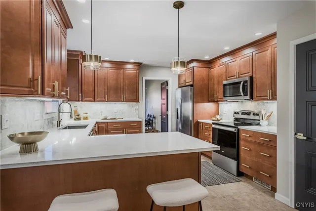 $479,900 | 6545 Fox Road, Marcy, NY 13403