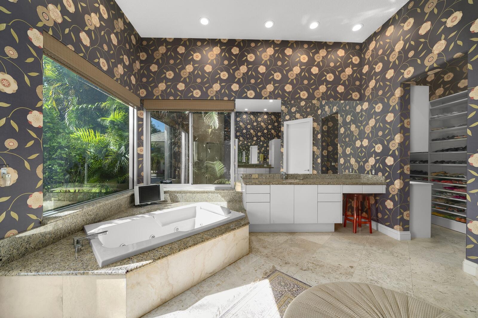 14 Country Road Boynton Beach, FL 33436 - Photo 26 of 46 Primary Bath