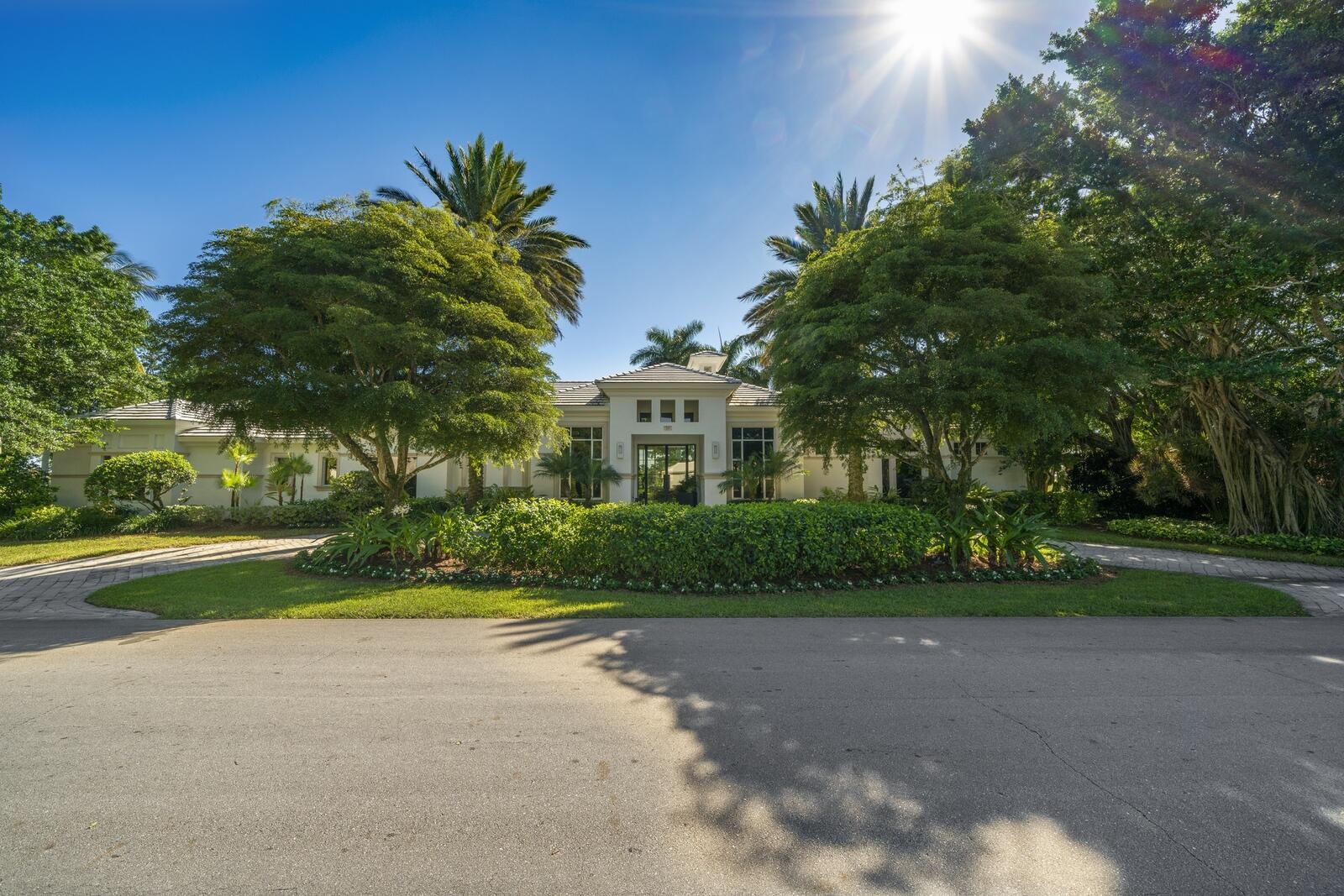 14 Country Road Boynton Beach, FL 33436 - Photo 3 of 46 Front Exterior