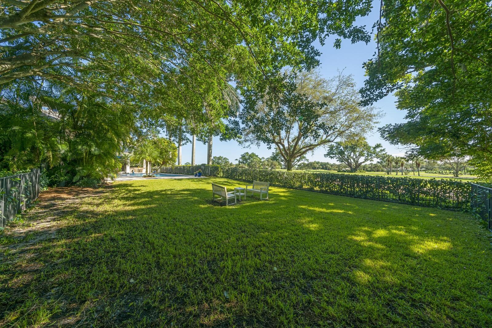 14 Country Road Boynton Beach, FL 33436 - Photo 32 of 46 Side Yard