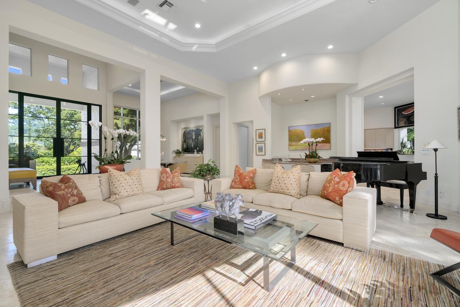 14 Country Road Boynton Beach, FL 33436 - Photo 8 of 46 Living Room