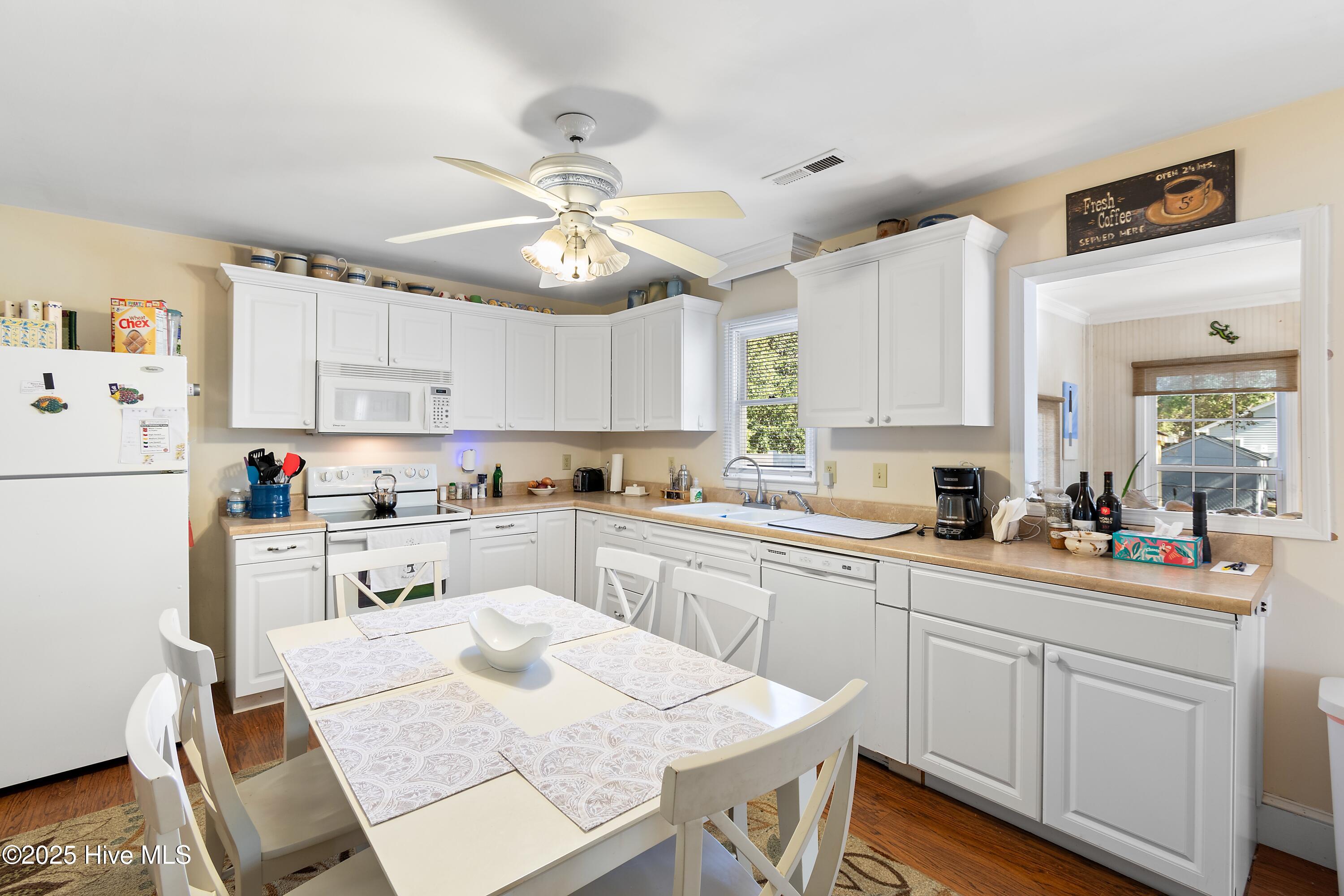 166 Northwest 7th Street Oak Island, NC 28465 - Photo 12 of 39 Kitchen