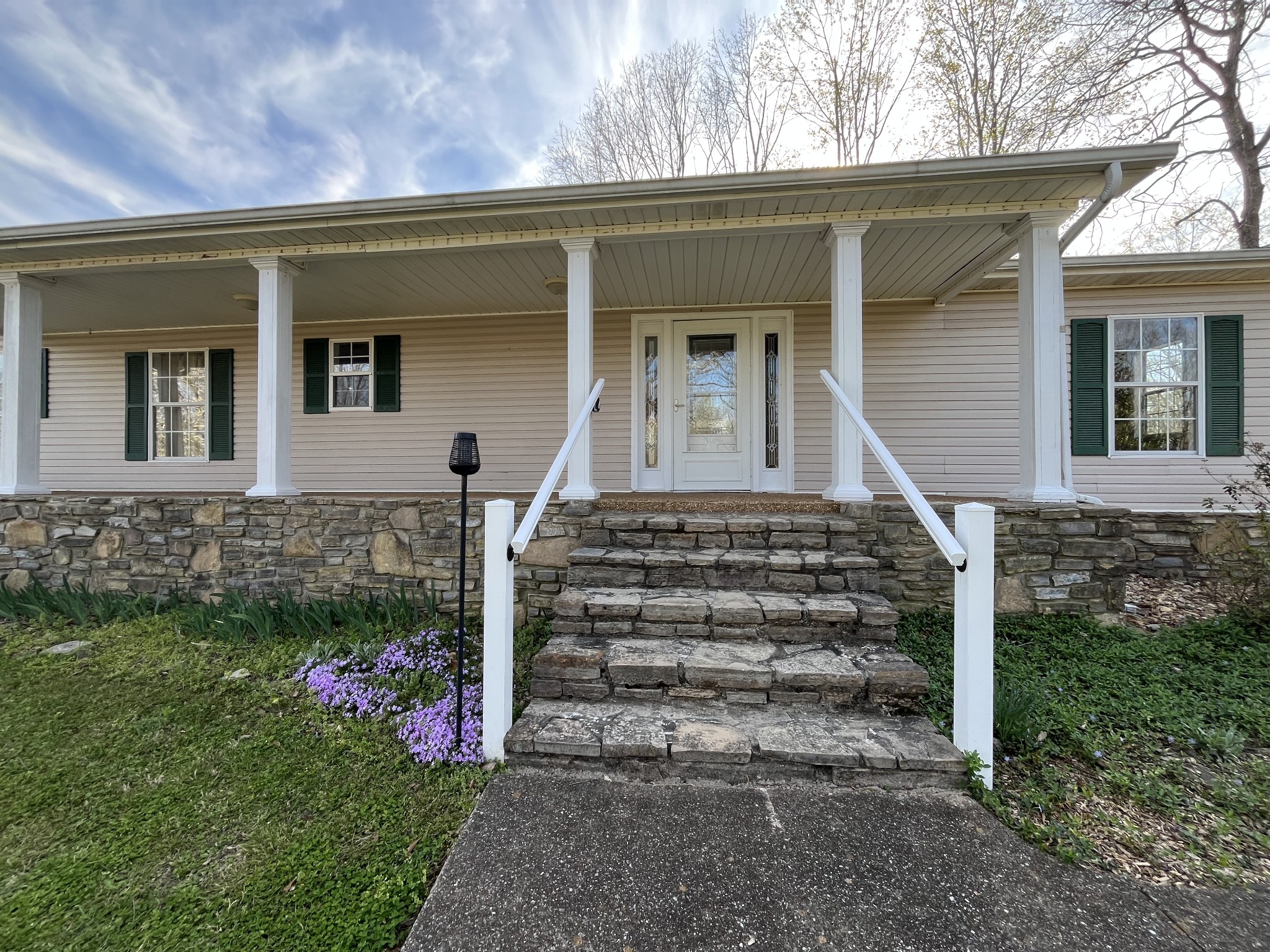 1763 Highway 166 Mount Pleasant, TN 38474 - Photo 2 of 40 front view of a house with a yard