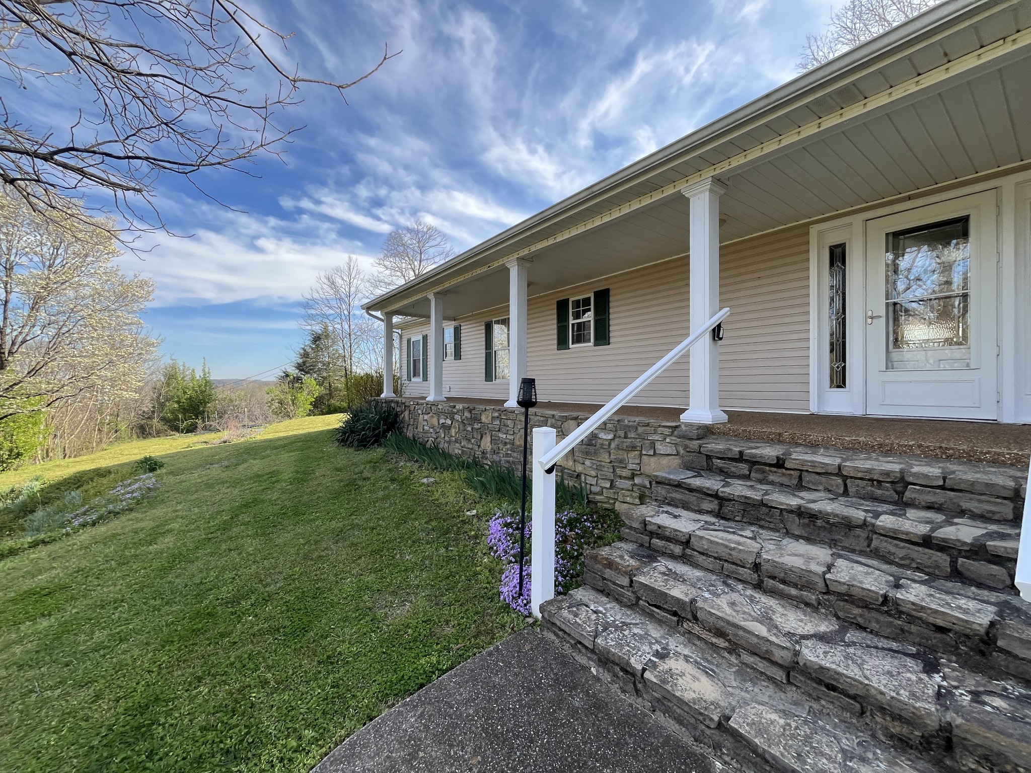 1763 Highway 166 Mount Pleasant, TN 38474 - Photo 3 of 40 a front view of house with yard