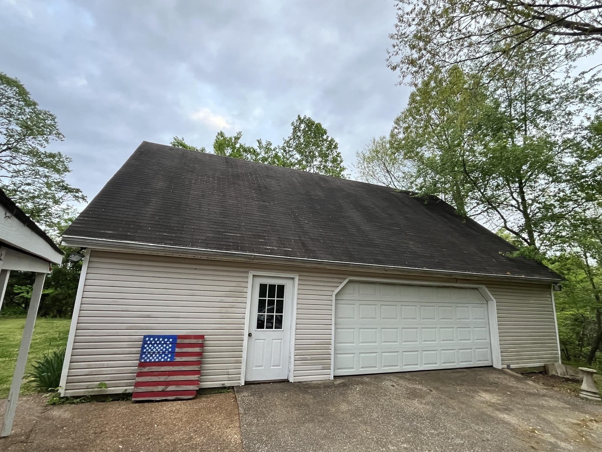 1763 Highway 166 Mount Pleasant, TN 38474 - Photo 9 of 40 a side view of house