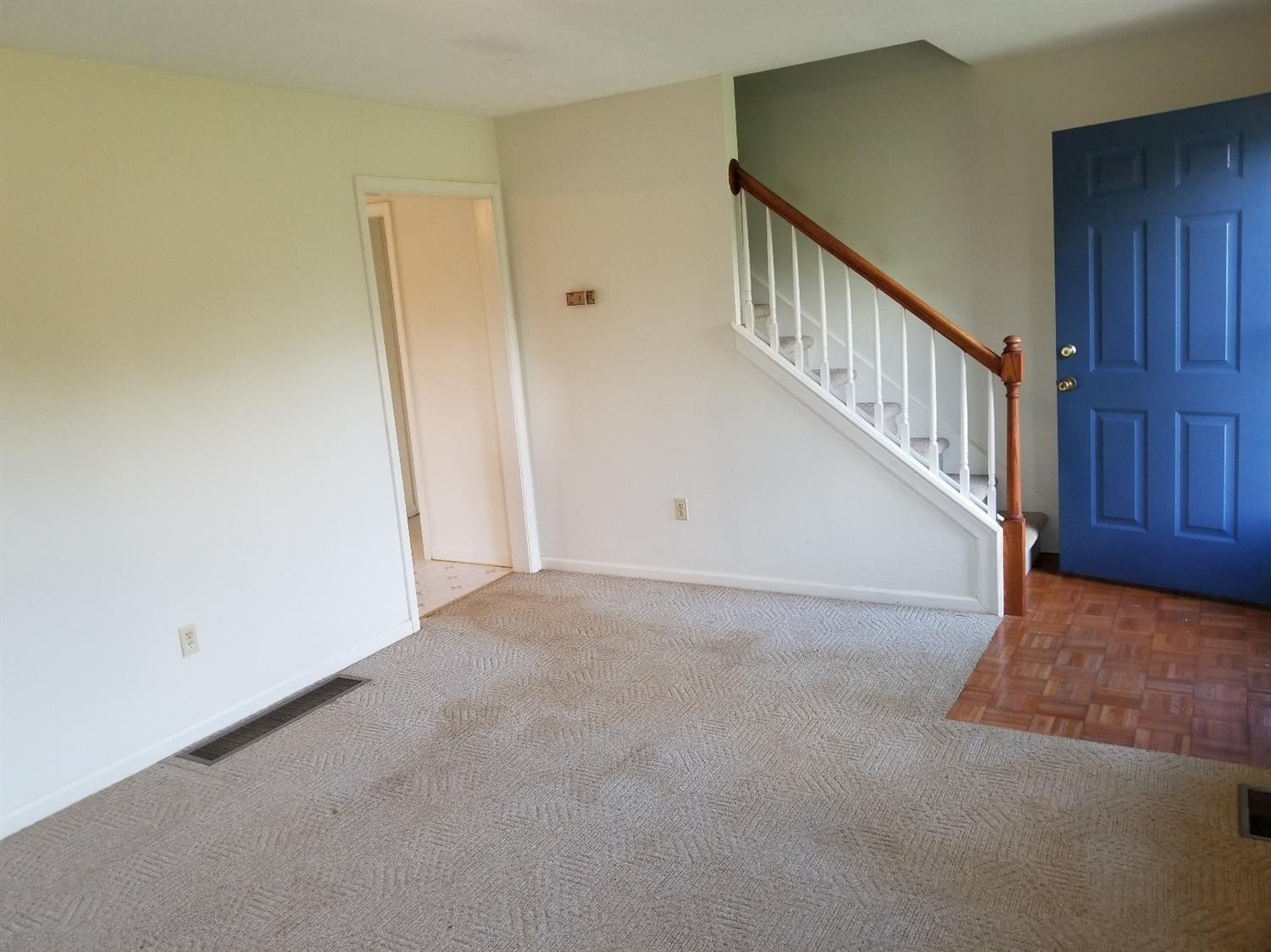 142 Manse Road Paint Lick, KY 40461 - Photo 5 of 19 Living room