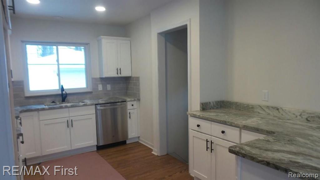 18418 Beverly Road Beverly Hills, MI 48025 - Photo 12 of 19