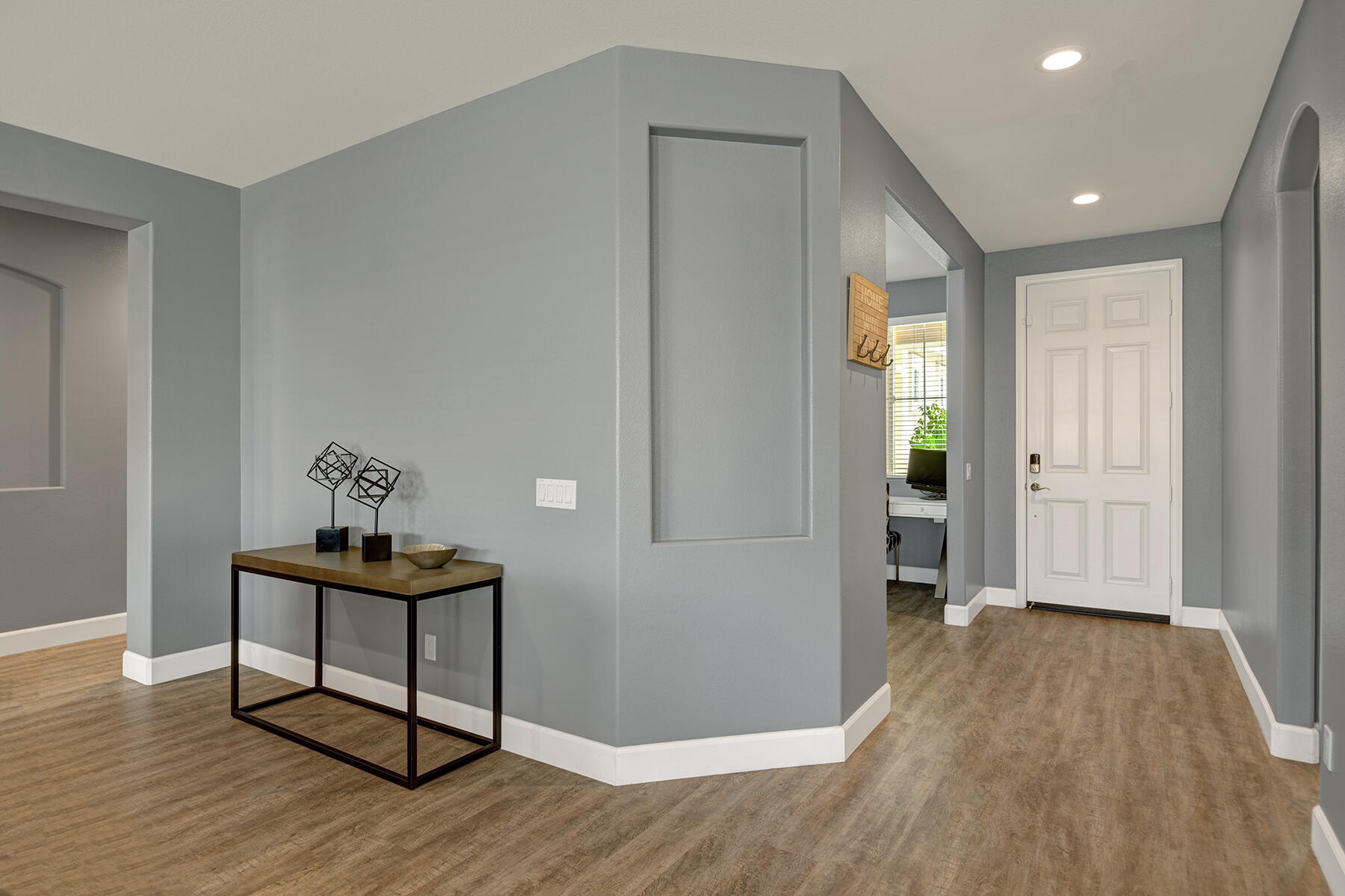 81314 Avenida Romero Indio, CA 92201 - Photo 12 of 30 ENTRY WAY.jpg mls