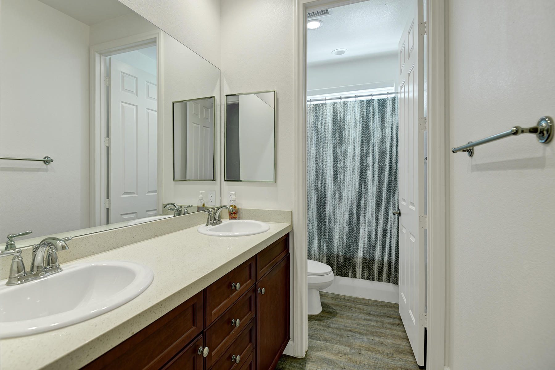81314 Avenida Romero Indio, CA 92201 - Photo 25 of 30 BATHROOM 2.jpg mls