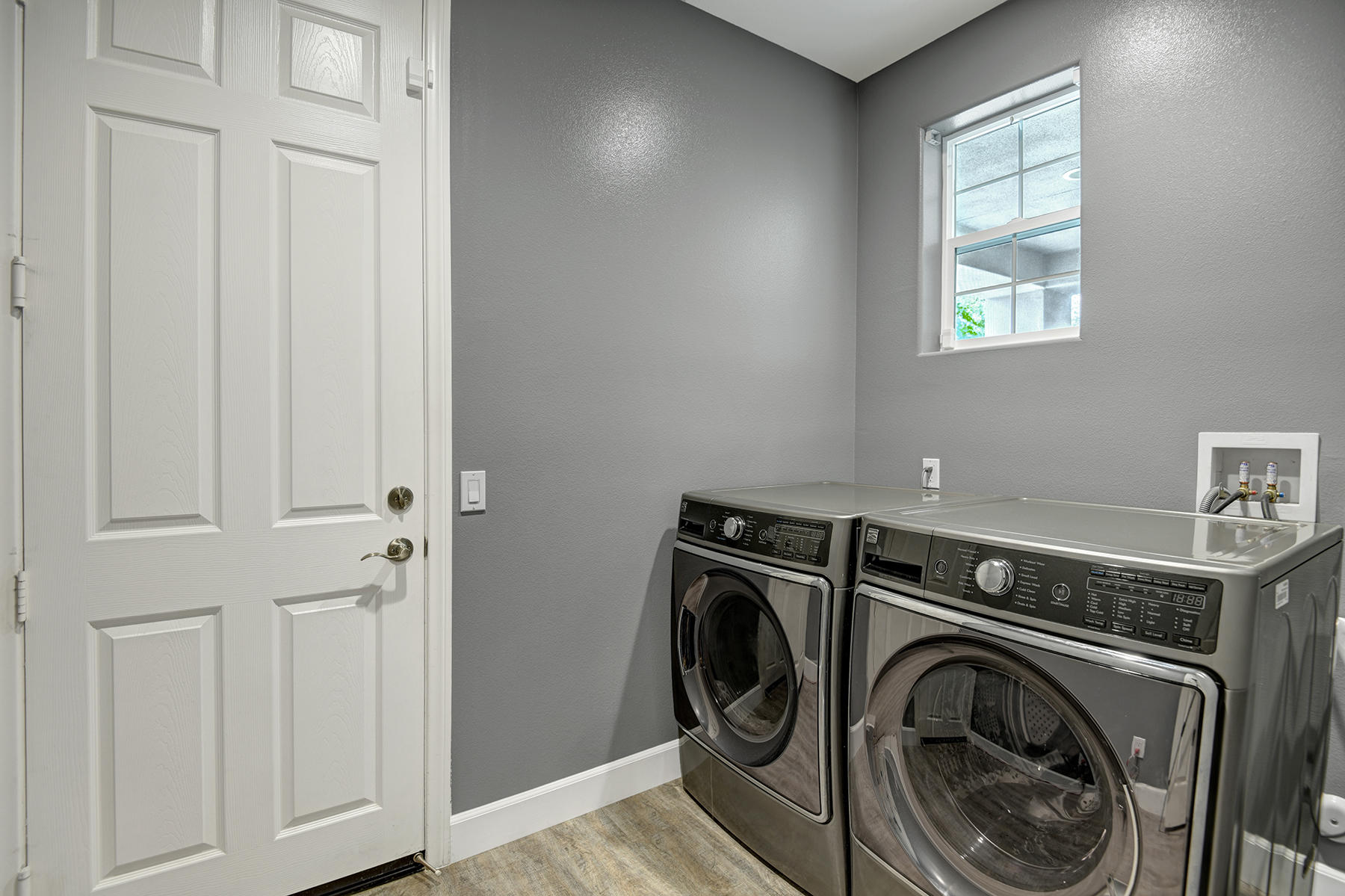 81314 Avenida Romero Indio, CA 92201 - Photo 26 of 30 LAUNDRY ROOM.jpg mls