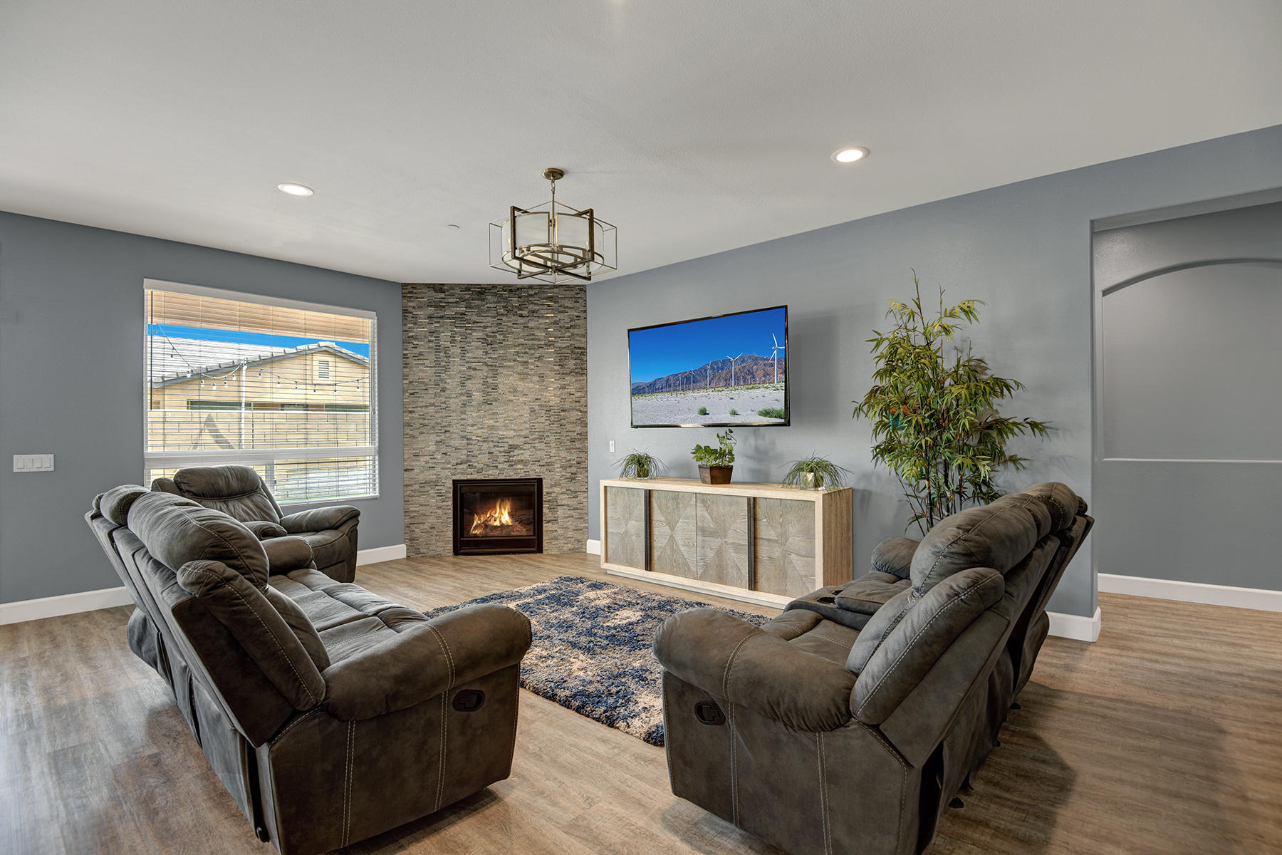 81314 Avenida Romero Indio, CA 92201 - Photo 4 of 30 LIVING ROOM REVERSE.jpg mls