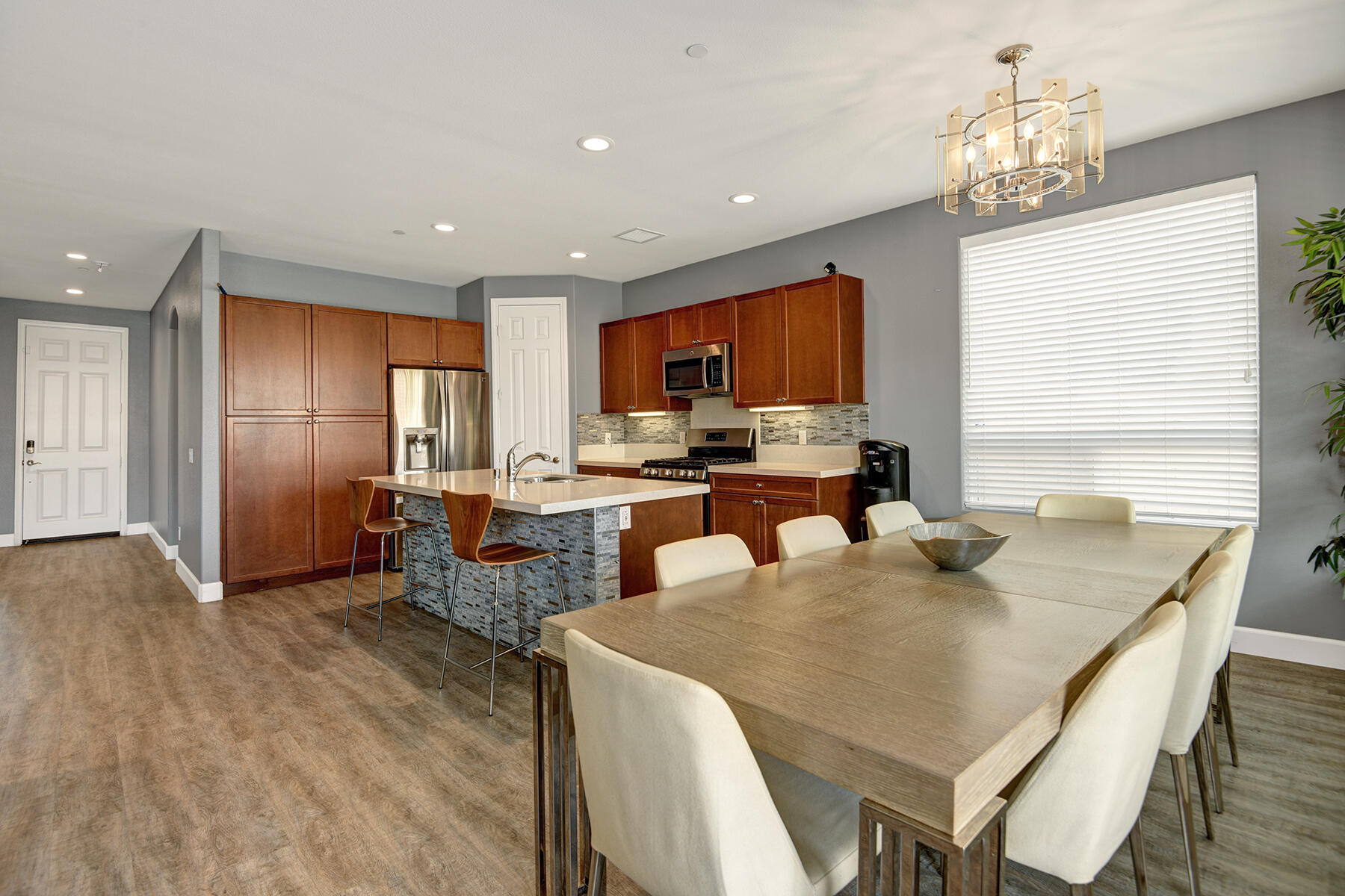 81314 Avenida Romero Indio, CA 92201 - Photo 7 of 30 DINING TABLE.jpg mls