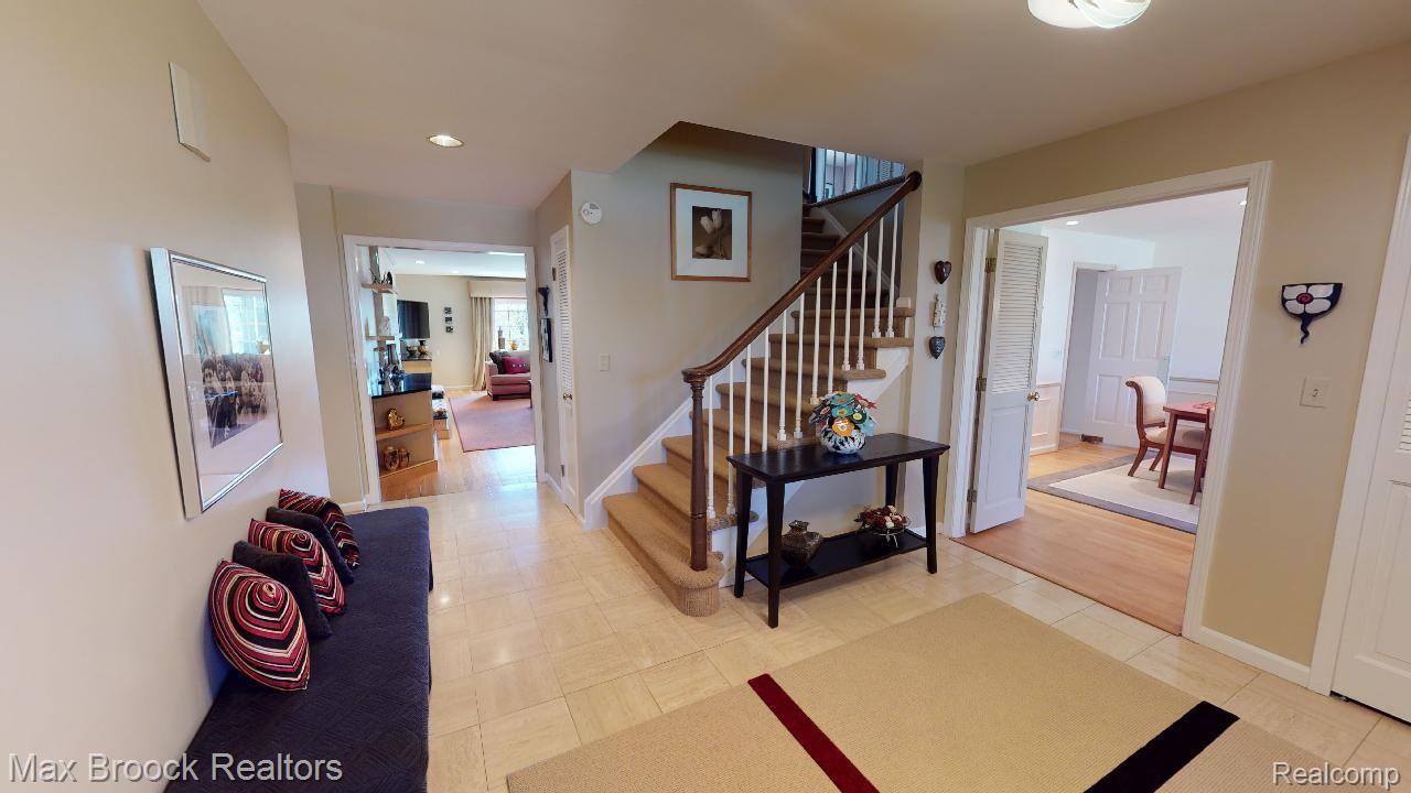 4146 Nearbrook Road Bloomfield Hills, MI 48302 - Photo 55 of 67 Entry.jpg
