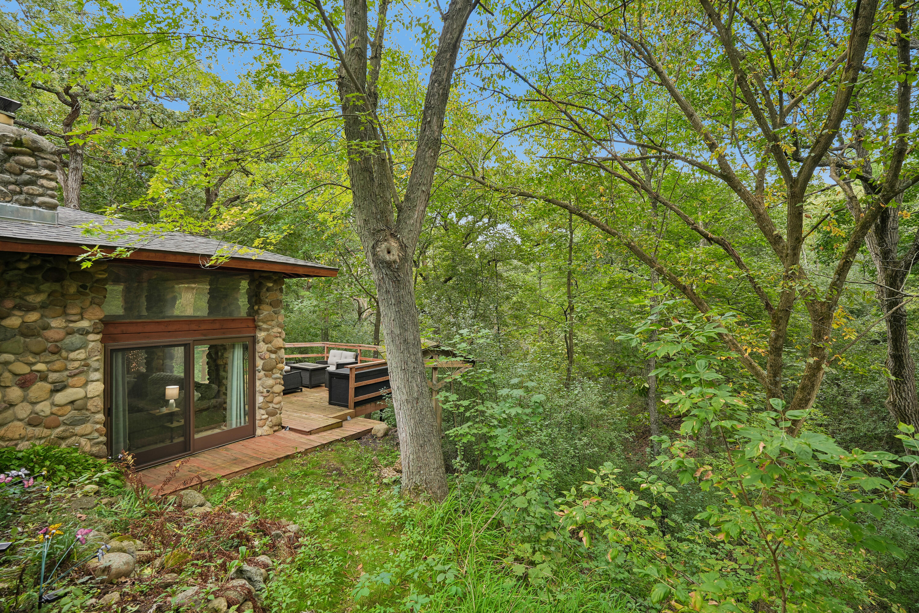 436 Thomas Road Wales, WI 53183 - Photo 49 of 54 Side of home