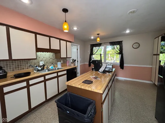 $275,000 | 504 Magnolia Drive, Plainfield, IN 46168