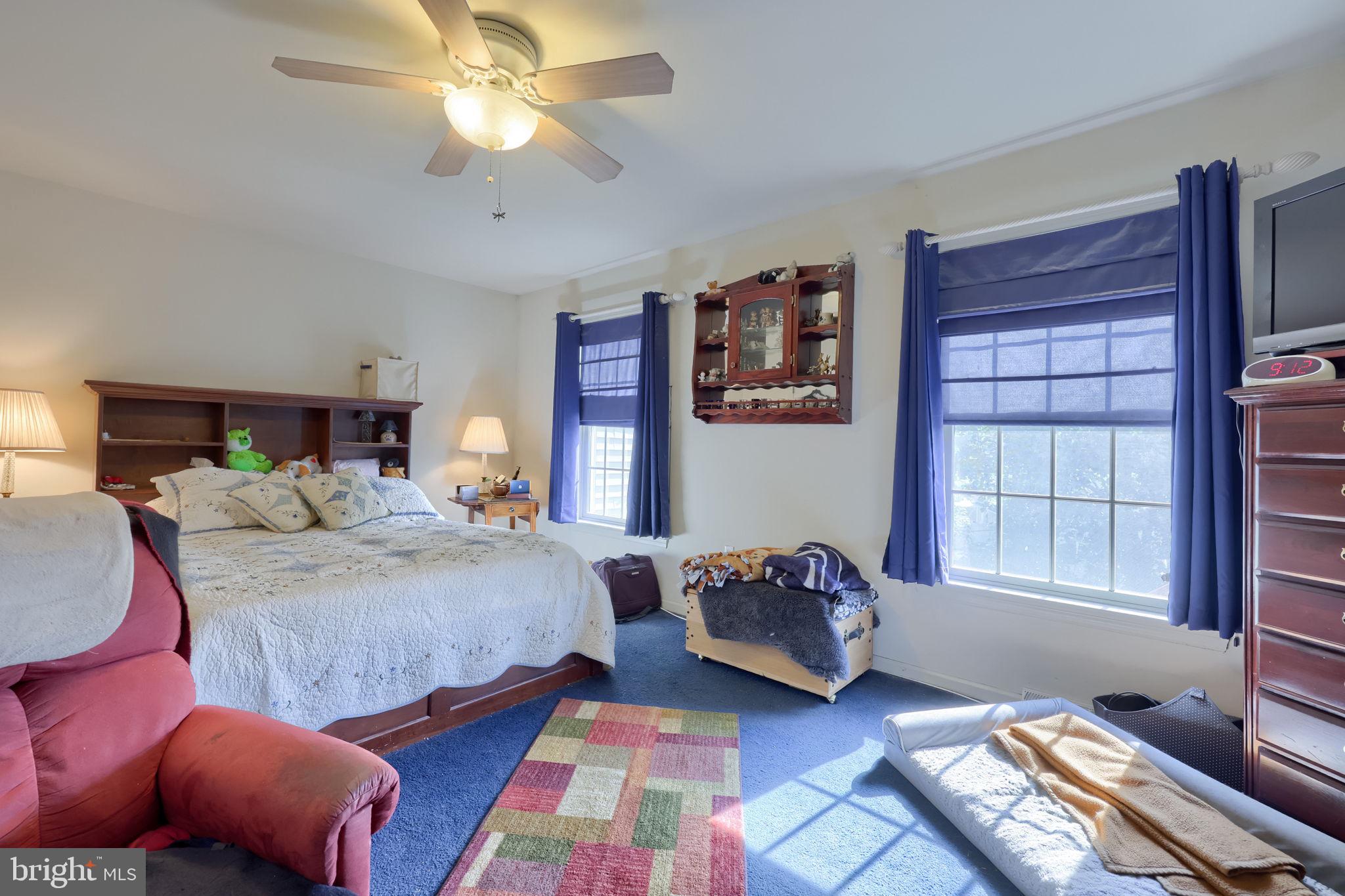 17 Georgetown Court Mountville, PA 17554 - Photo 19 of 32 Cozy retreat with natural light.