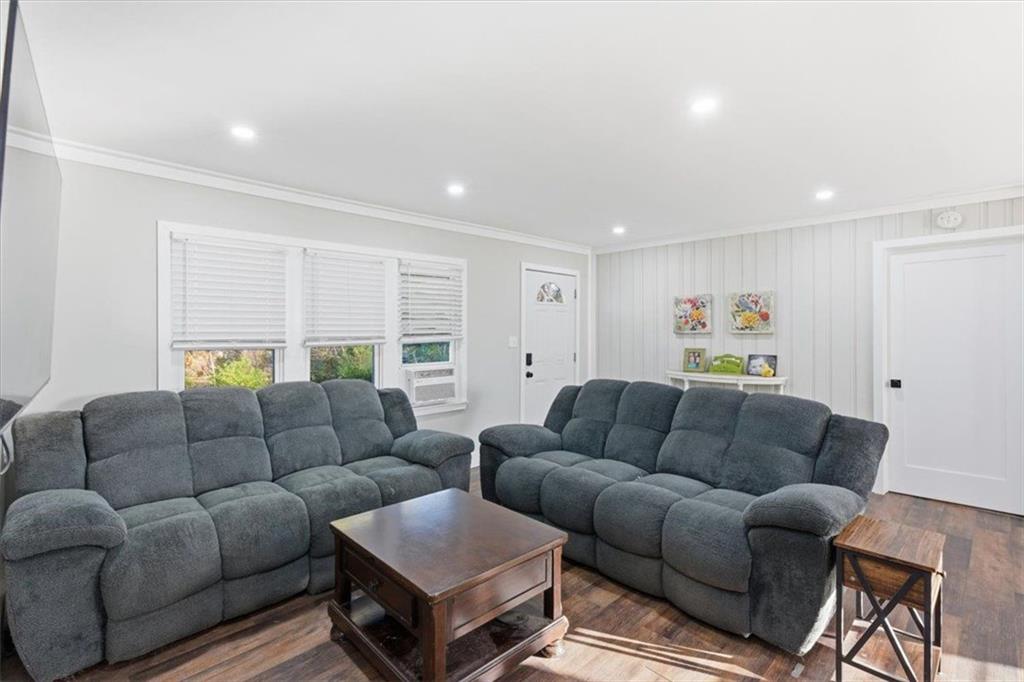 121 Ripley Avenue Adairsville, GA 30103 - Photo 7 of 43 a living room with furniture and a couch