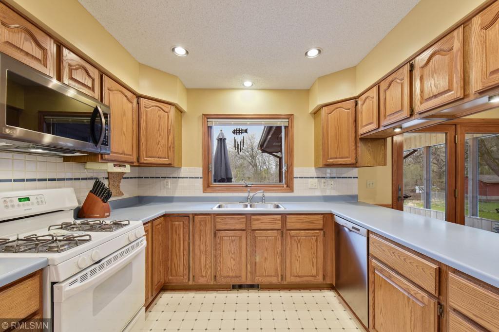 1277 Otter Ridge Road St. Paul, MN 55110 - Photo 12 of 38 Gallery Image 12