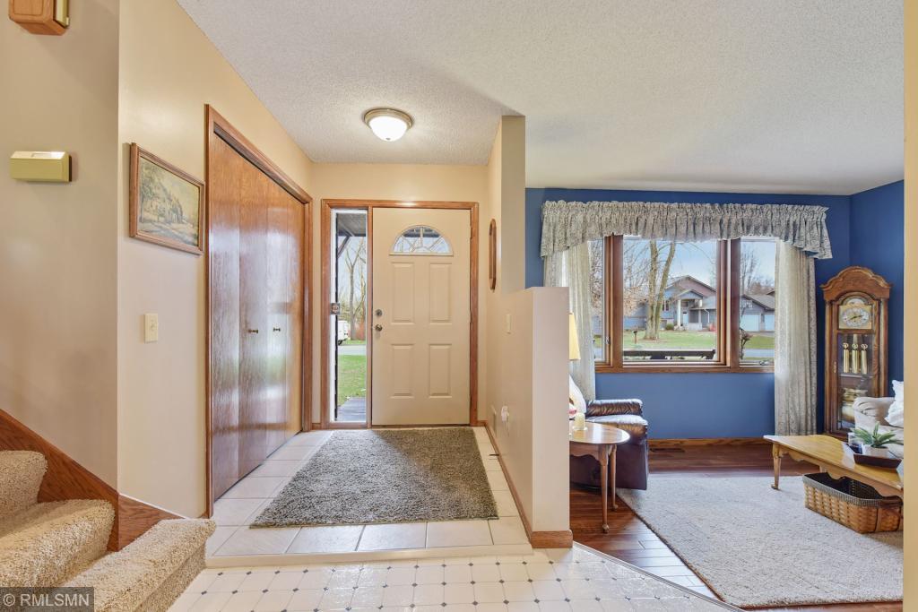 1277 Otter Ridge Road St. Paul, MN 55110 - Photo 5 of 38 Gallery Image 5