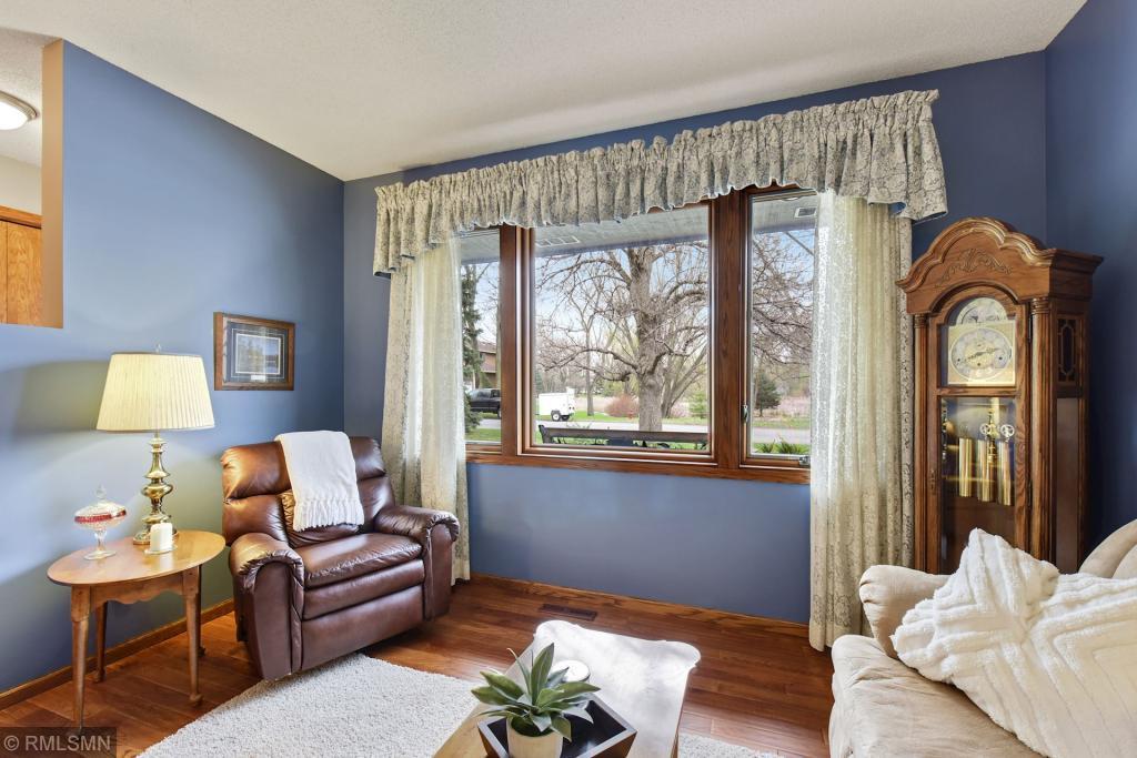 1277 Otter Ridge Road St. Paul, MN 55110 - Photo 6 of 38 Gallery Image 6