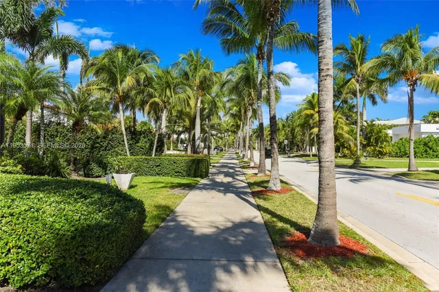 $18,000 | 674 Ocean Boulevard, Golden Beach, FL 33160