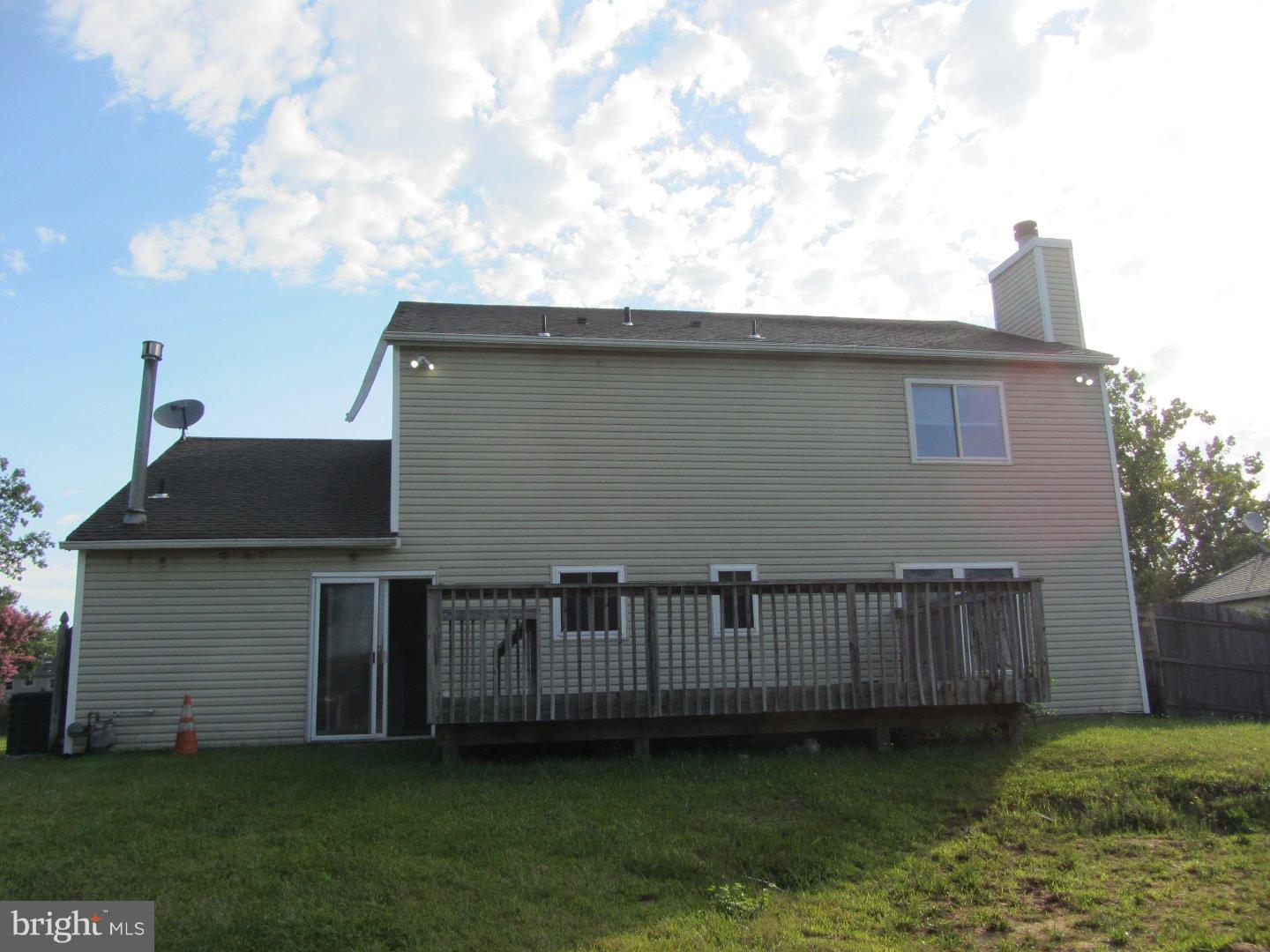 23 Uranus Road Sewell, NJ 08080 - Photo 18 of 19 Exterior Back