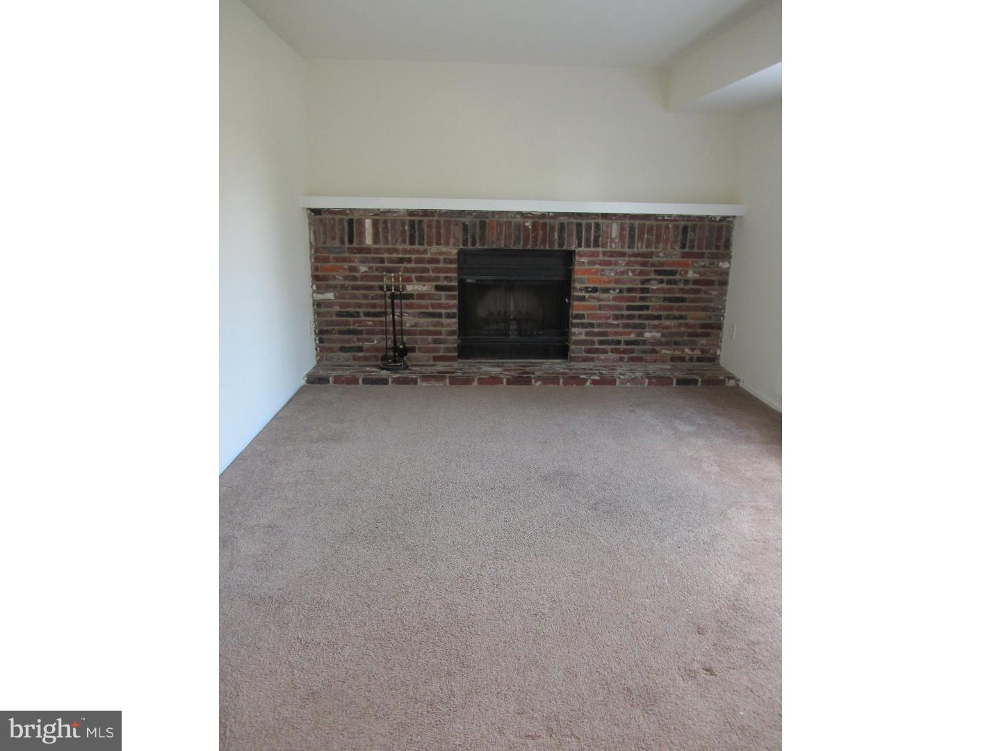 23 Uranus Road Sewell, NJ 08080 - Photo 5 of 19 Family Room