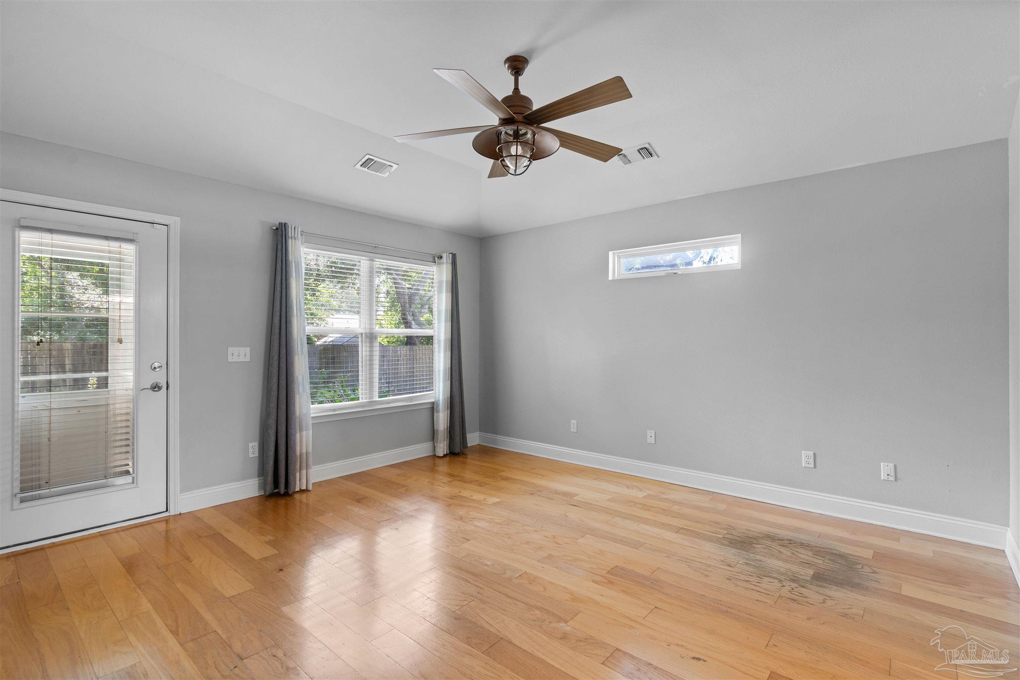 5635 Galvez Road Pensacola, FL 32507 - Photo 6 of 23 Gallery Image 6