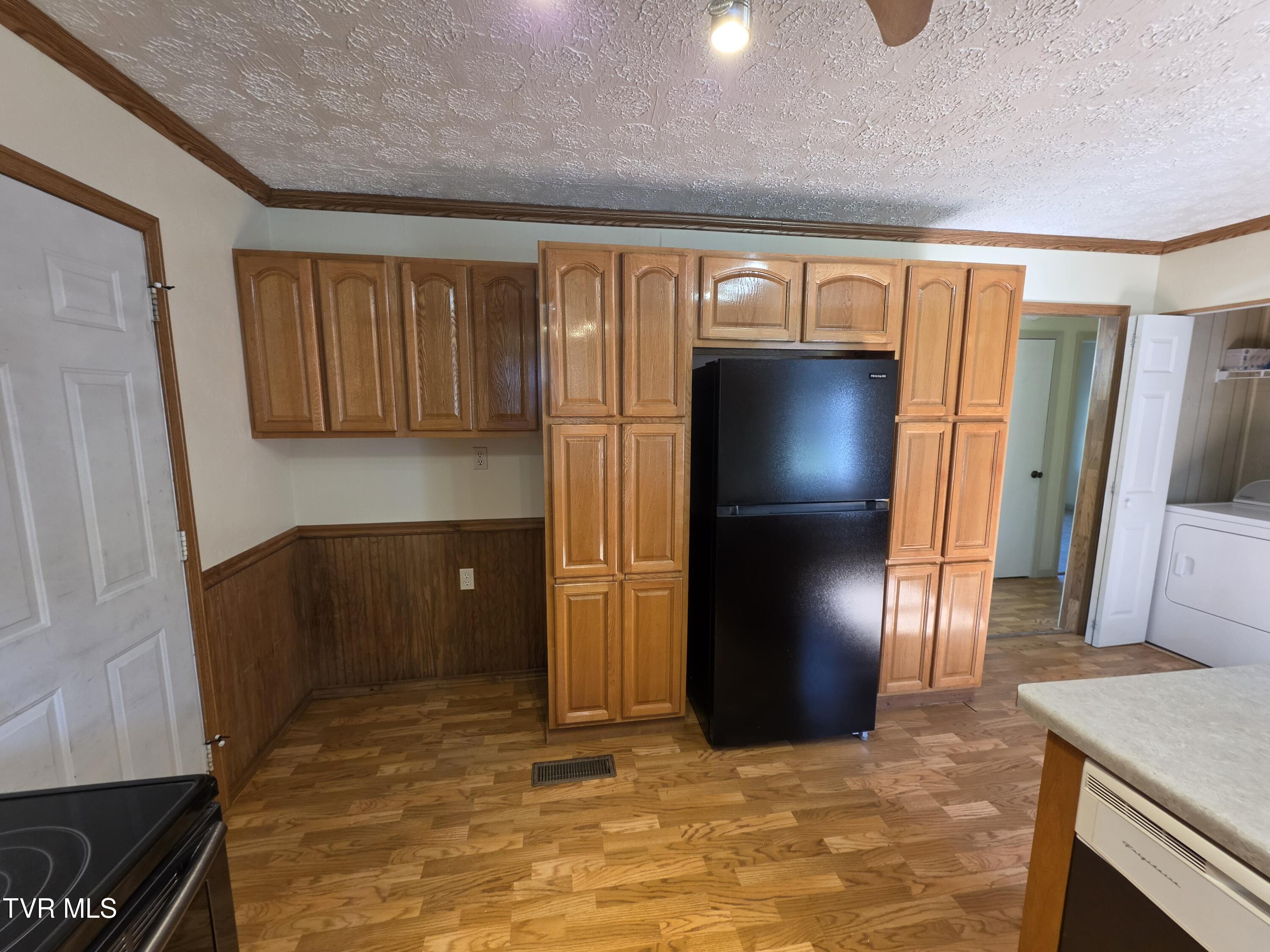 125 Riddle Street Northeast Norton, VA 24273 - Photo 27 of 52 kitchen