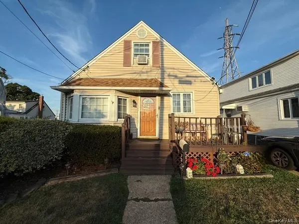 $985,000 | 82 Westcott Street, Inwood, NY 11096