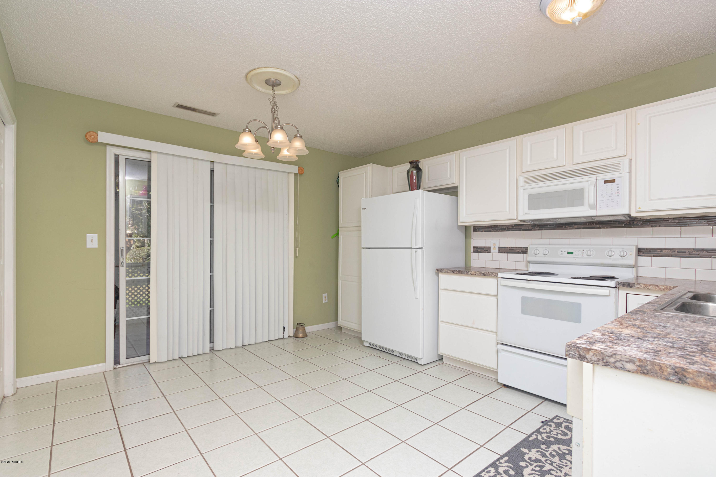 303 Barbour Road, Unit 903 Morehead City, NC 28557 - Photo 14 of 27 903-courtyard-web-14