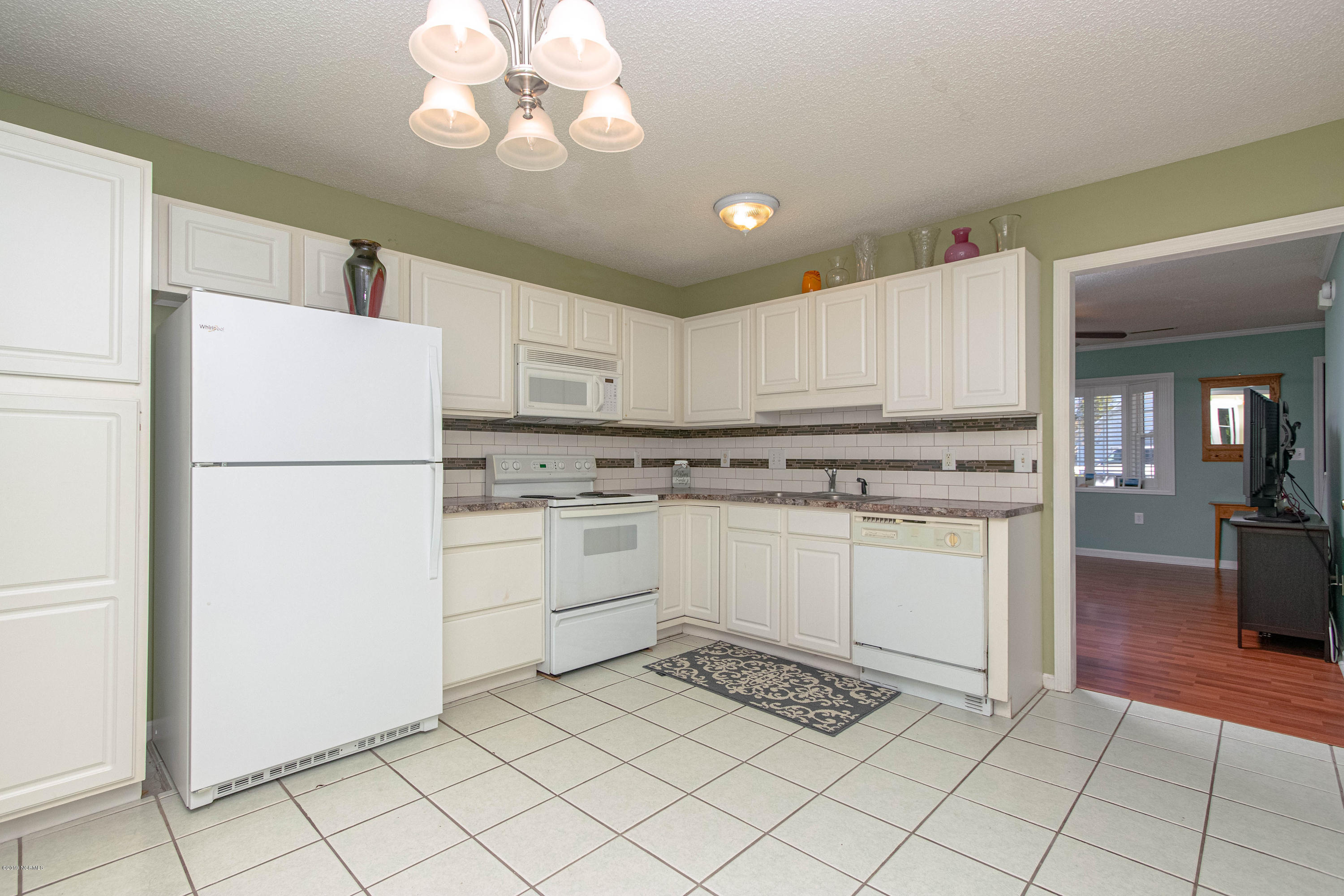 303 Barbour Road, Unit 903 Morehead City, NC 28557 - Photo 15 of 27 903-courtyard-web-15