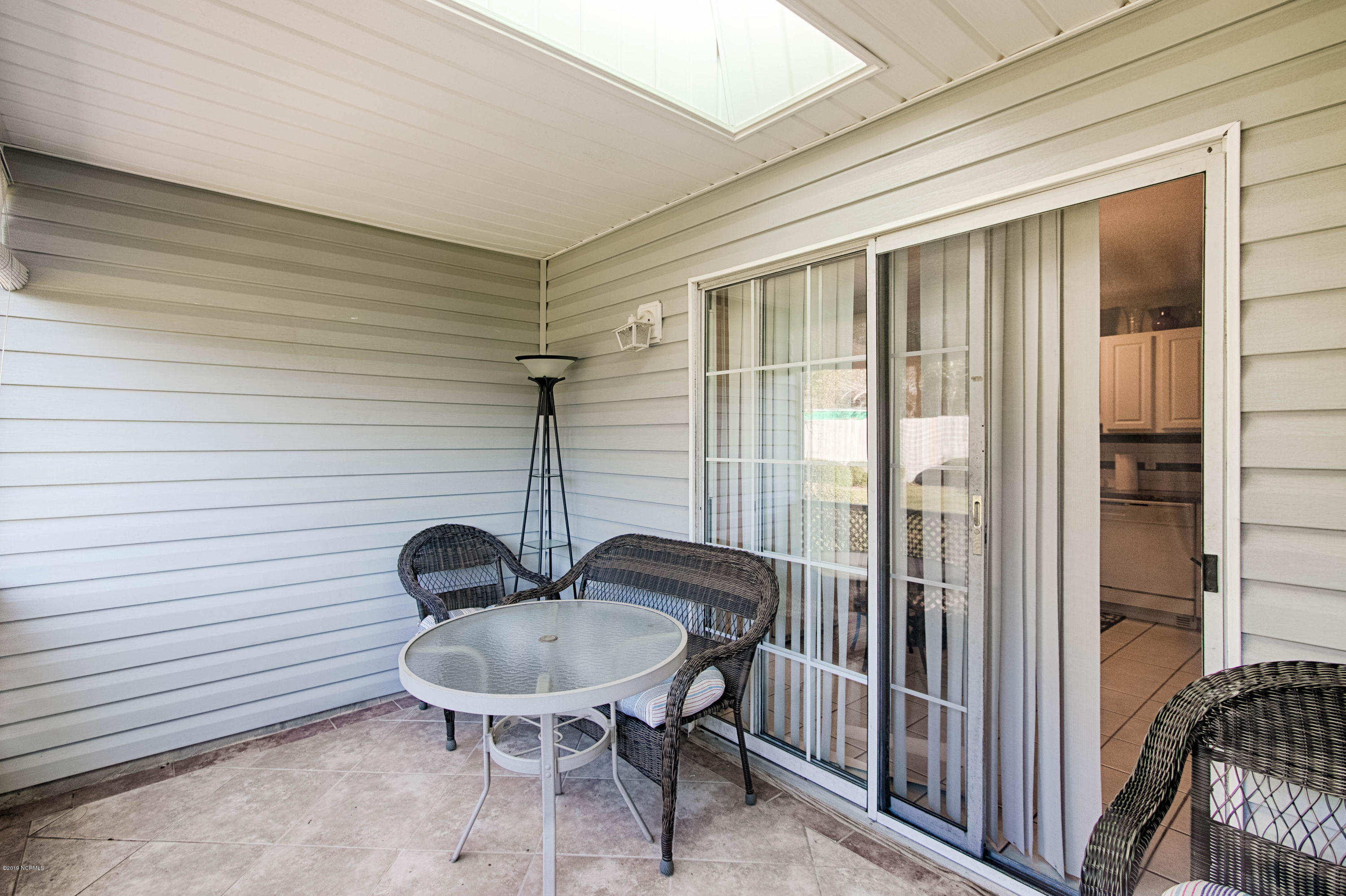 903-courtyard-web-3