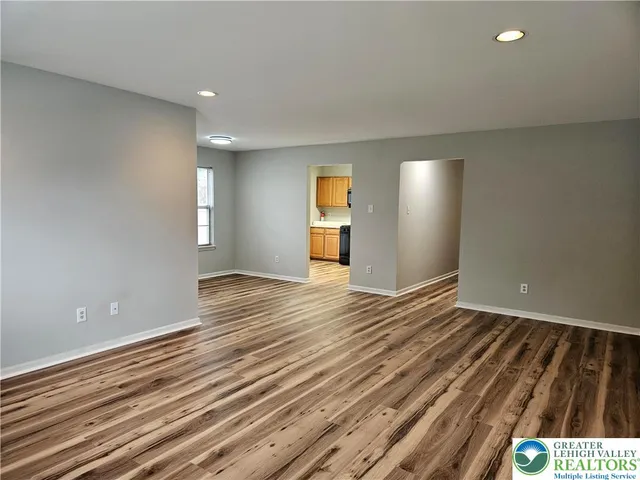 $2,400 | 1876 Mansfield Street, Hellertown, PA 18055