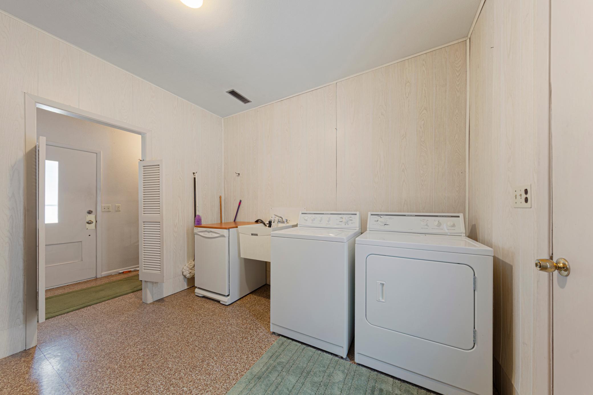 730 9th Street Northwest Faribault, MN 55021 - Photo 12 of 18