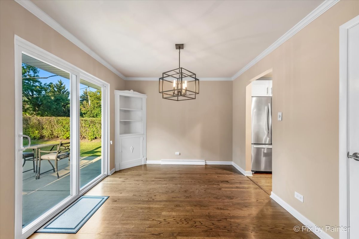 838 East Harriet Lane Barrington, IL 60010 - Photo 10 of 33 a view of an entryway