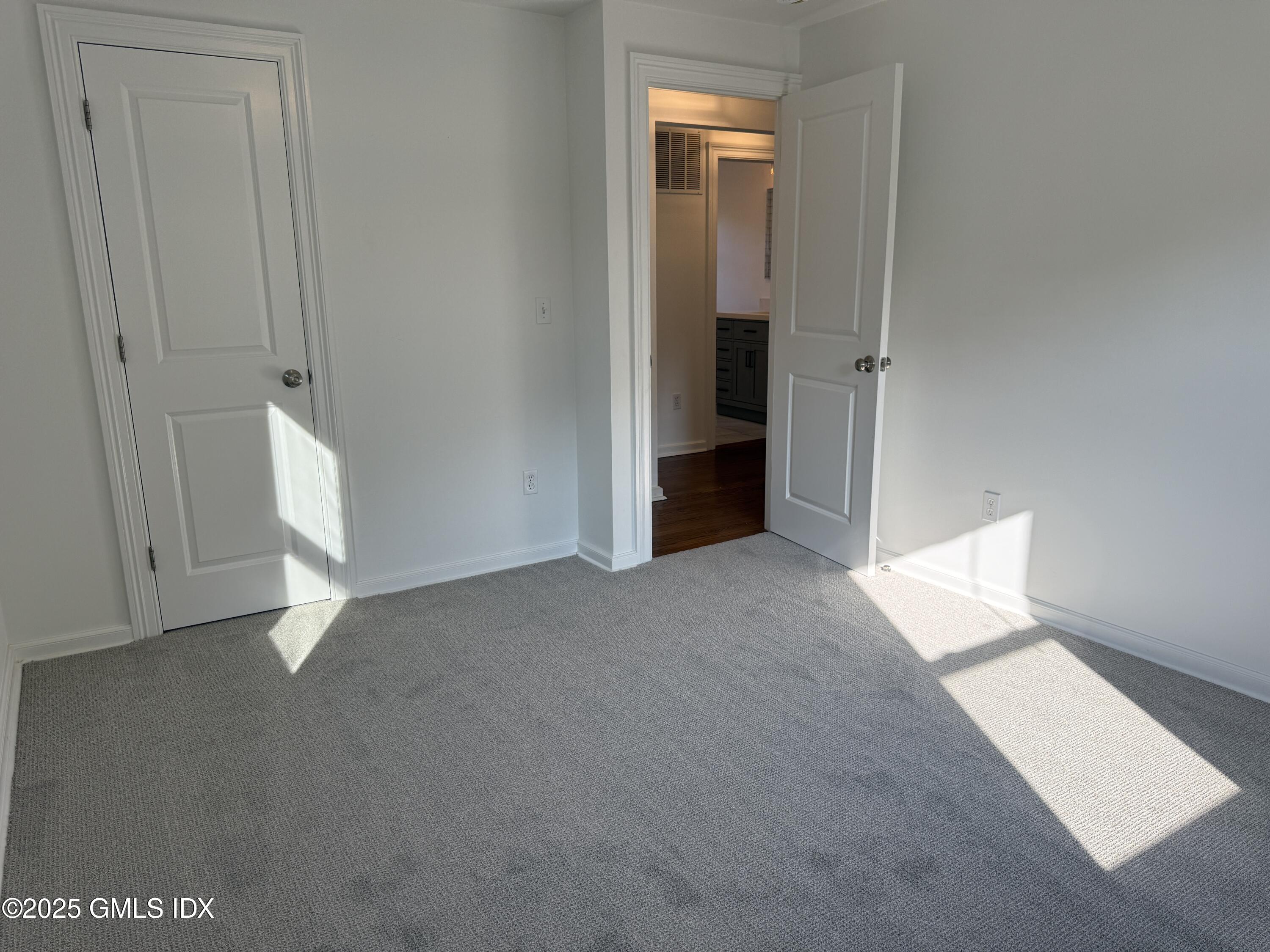 122 Pemberwick Road, Unit 2 Greenwich, CT 06831 - Photo 10 of 17