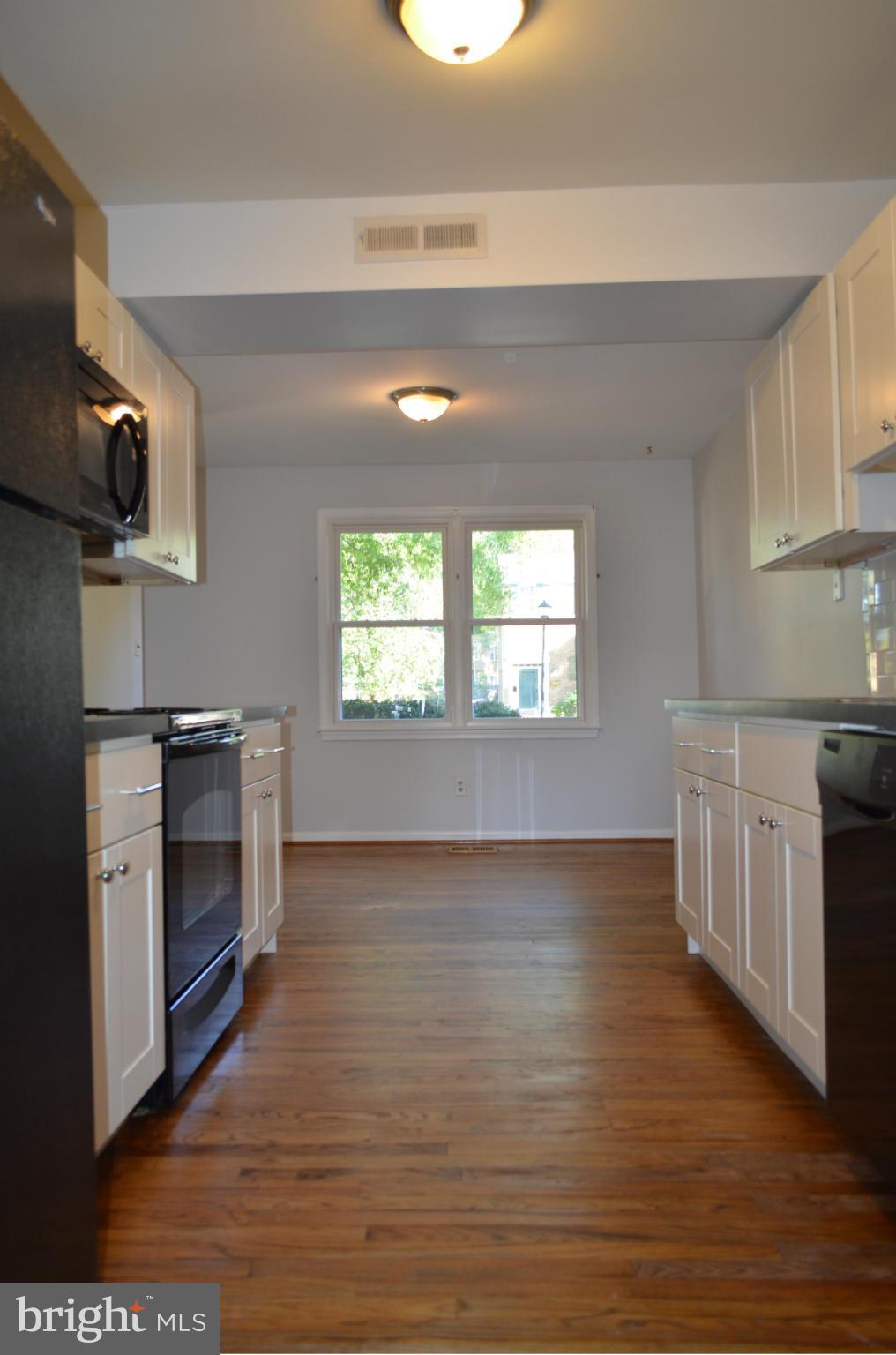 20 Ramsdell Court Gaithersburg, MD 20878 - Photo 5 of 21 Kitchen 2 of 2