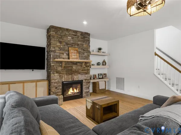 $997,777 | 9310 Beaver Bridge Road, Moseley, VA 23120