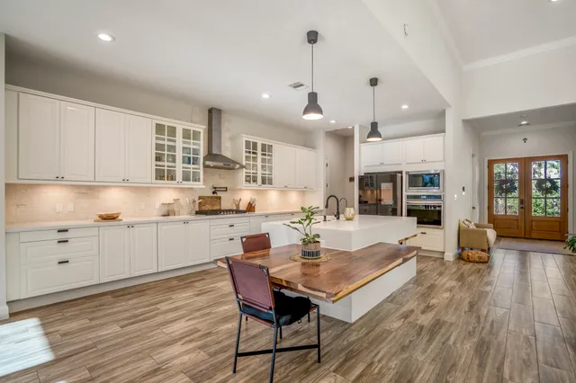 $879,999 | 25202 Wilkes Park Road, Tomball, TX 77375